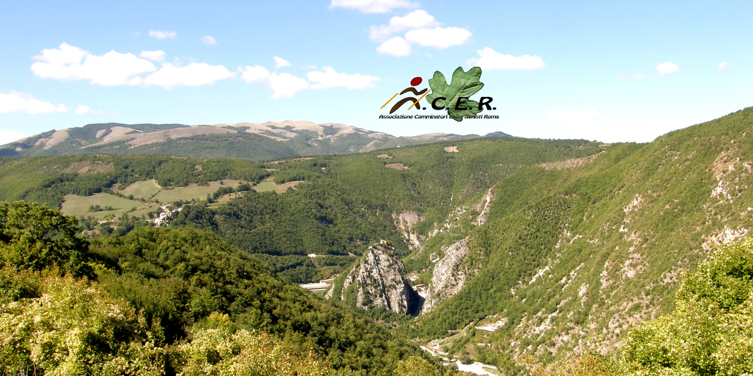 UMBRIA: CASCIA E LO SCOGLIO DI SANTA RITA, L’ENORME PIRAMIDE ROCCIOSA CHE SOVRASTA ROCCAPORENA