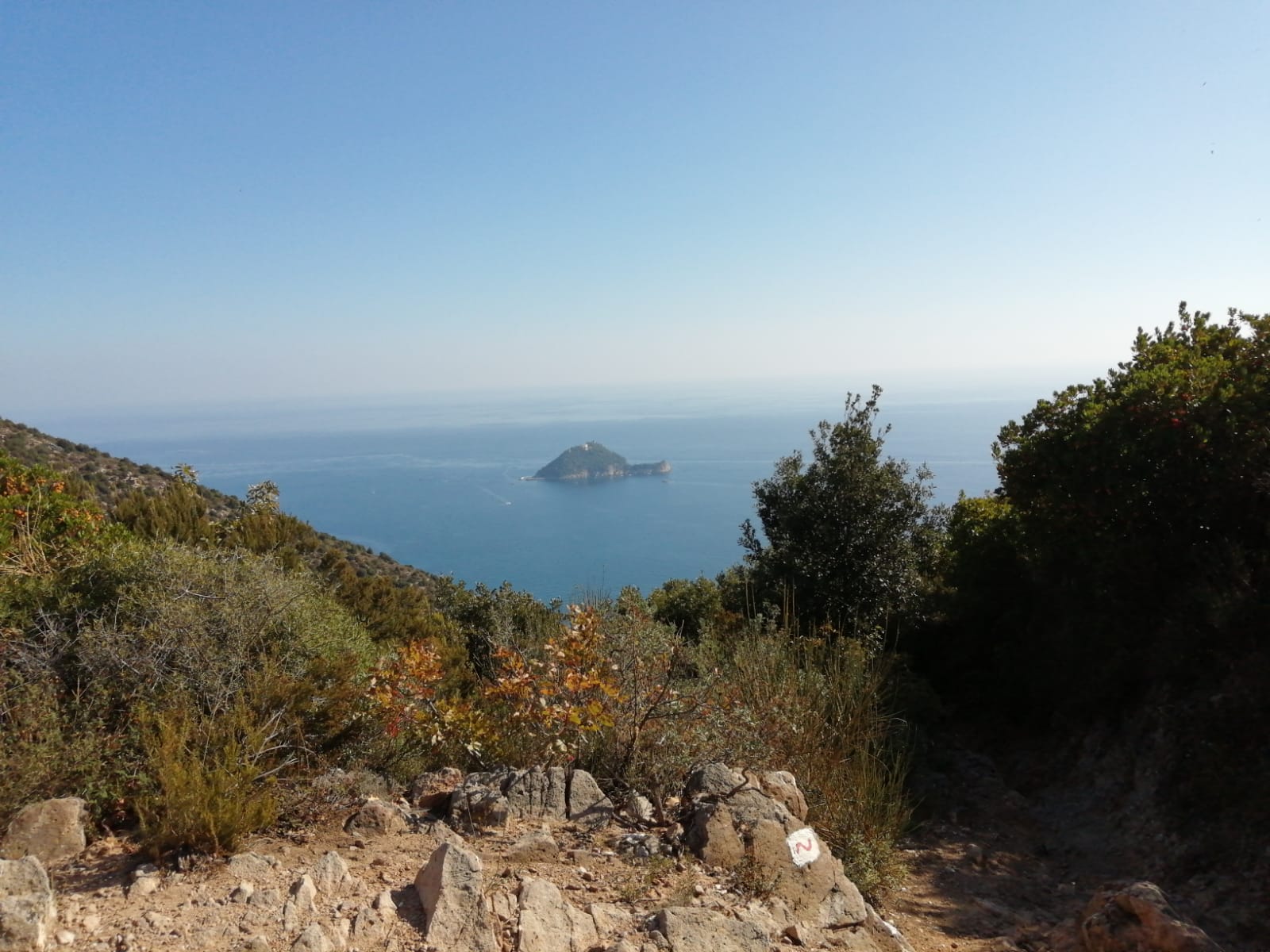 Dalla Via Julia Augusta al Monte Bignone, un trekking sui panoramici crinali tra Albenga e Alassio